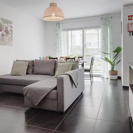 Apartment Amparo Cozy Two Bedroom For Family By Guests4you