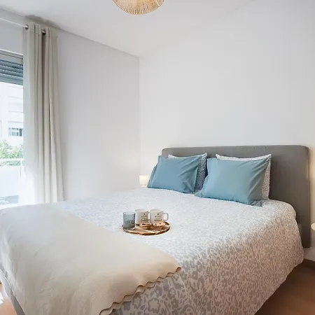 Amparo Cozy Two Bedroom For Family By Guests4you