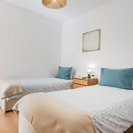Amparo Cozy Two Bedroom For Family By Guests4you