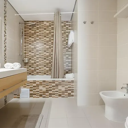 Amparo Cozy Two Bedroom For Family By Guests4you Apartment *