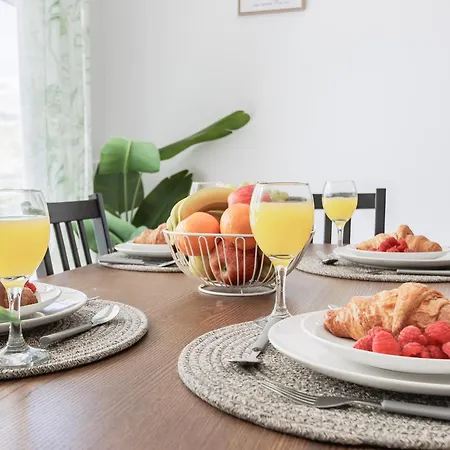 Apartment Amparo Cozy Two Bedroom For Family By Guests4you Portimão